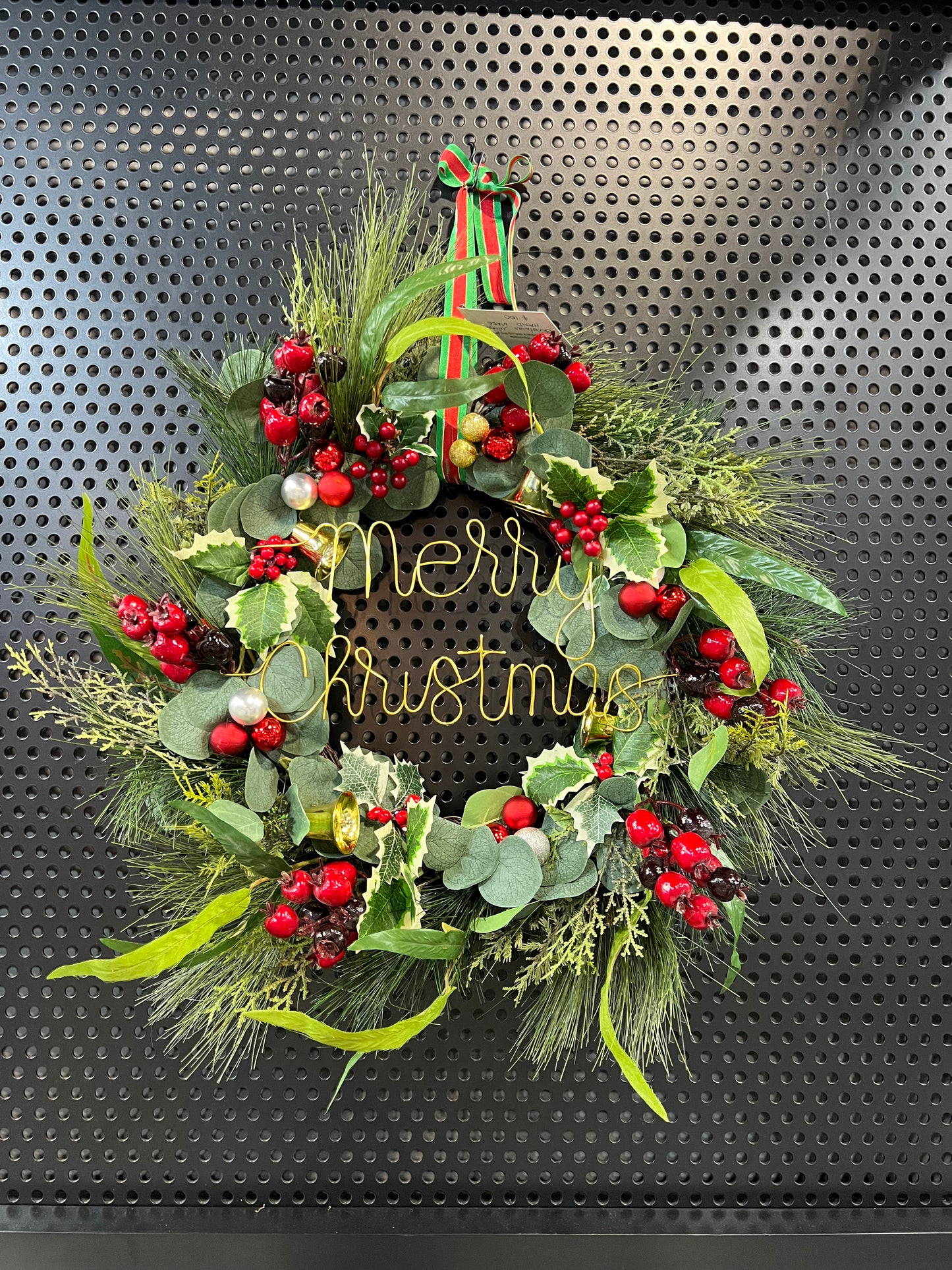 Wreath wire sign